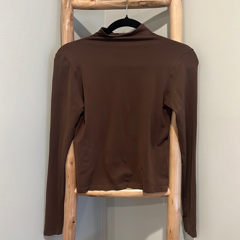 Skims Brown Turtle Neck